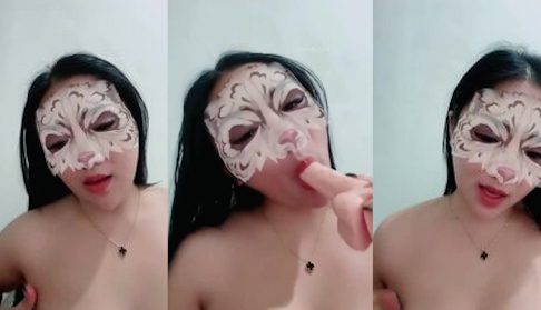 Kelakuan Mahasiswi Stress Karena Tugas Colmek Guling