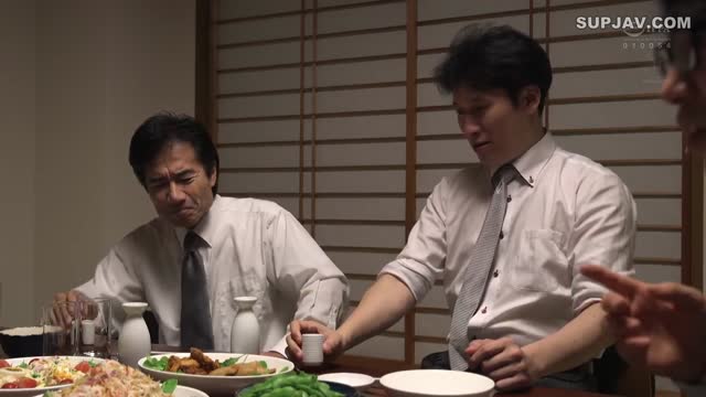 JUL 397 Aku Membiarkan Mereka Memiliki Istriku Secara Rahasia... Wannabe Cuckold Yang Merencanakan Istrinya Selingkuh Creampie Group Sex Hinata Koizumi