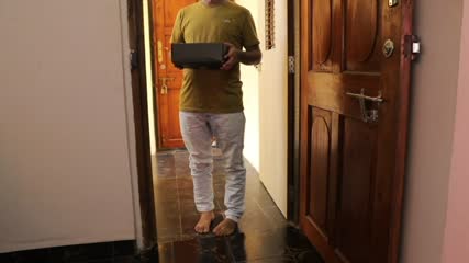 Ngantar paket kang kurir disuruh jangan pulang dulu Video lainnya cek tele pintuajaib69