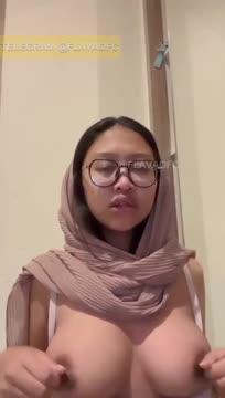 Nindia hijab kacamata toge gemoy