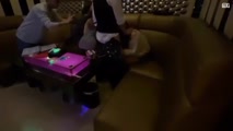 Pesta sex tukar pasangan di tempat karaoke www.cstream.net
