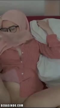 Bokep Hijab Pink Berkacamata Viral Twitter BOKEPSIN COM